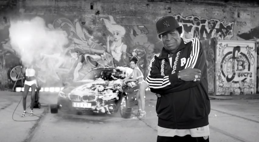 „Ein bisschen Spar’n muss sein“ – Roberto Blanco macht im Werbespot für Sixt auf Gangster-Rapper