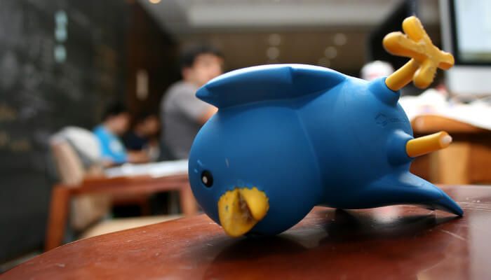 Vor Quartalszahlen-Verkündung: Twitter entlässt erneut 300 Mitarbeiter