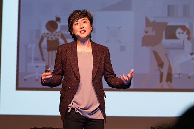 Jenn Lim, Keynote-Speakerin auf der Konferenz und CEO sowie Chief Happiness Officer bei Delivering Happiness. © T. Bauer | OnlineMarketing.de