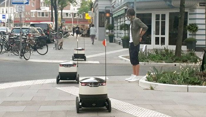 Roboter erobern die Straßen: Ist das die Zukunft des Liefergeschäfts?