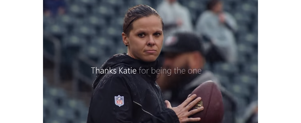 Super Bowl Ads 2020: Als Loretta jung und Amazons Alexa noch nicht da war