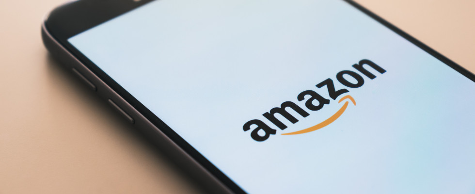 Bericht zufolge sollen bei Amazon diese Woche 10.000 Angestellte entlassen werden