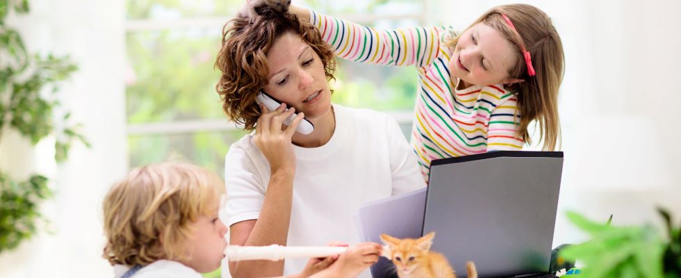 Rückkehr zu Stereotypen: Frauen werden beim Thema Home Office in traditionelle Rollenbilder zurückgedrängt