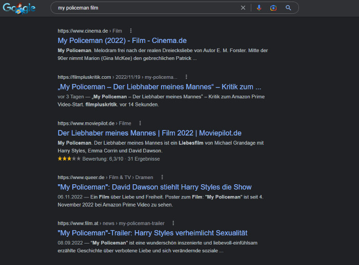 Screenshot zur Suchanfrage "My Policeman"; zum aktuellen Film finden sich auf Google neben älteren Ankündigungen bereits aktuelle Bewertungen