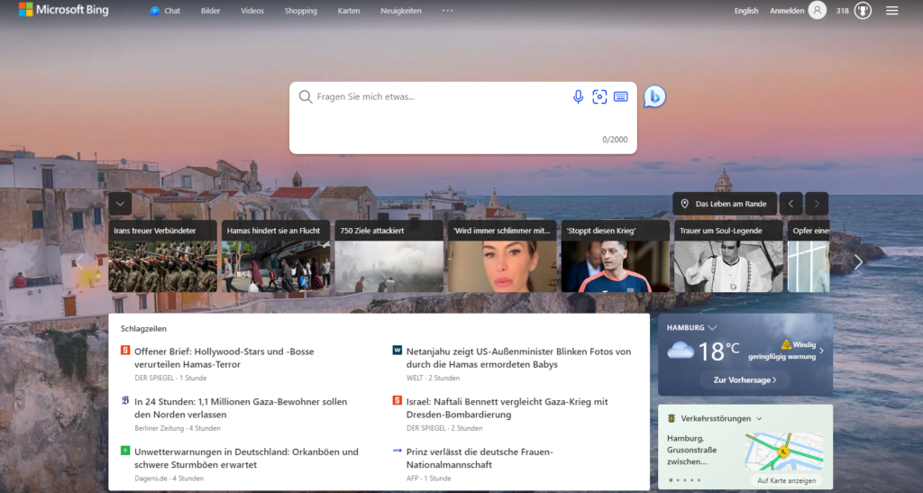 Screenshot der Bing.com-Startseite, Hintergrundbild mit Stadt am Meer, vorne Grafiken, Texte, Icons und Elemente, Bing-Logo