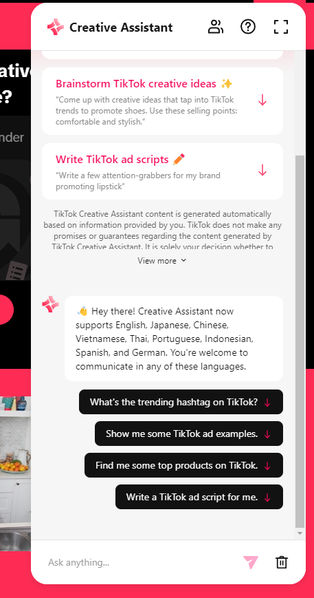 Der Creative Assistant im Cerative Center, © TikTok, Smartphone Mockup mit Assistant und Textblöcken 