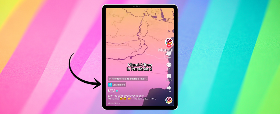 Tablet Mockup mit TikTok Screenshot vor buntem Hintergrund