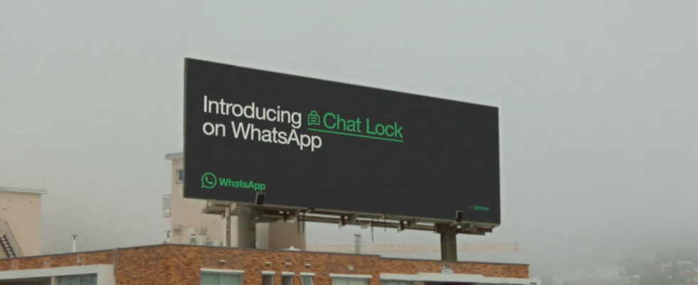 © Meta, Chat Lock auf Billboard Werbung, Whatsapp