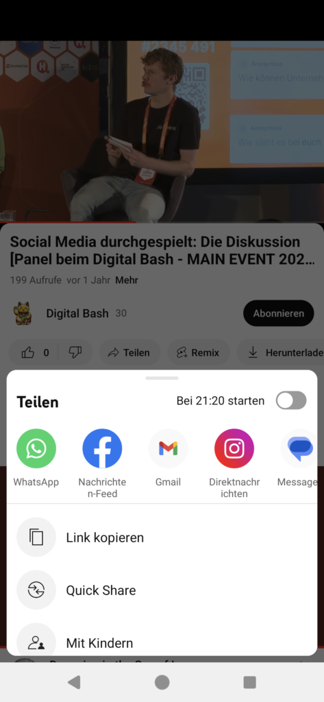 YouTube ermöglicht das Teilen mit Timestamp via Schieberegler in der App, eigener Screenshot, App mit Video und Sharing Icons sowie Timestamp-Option