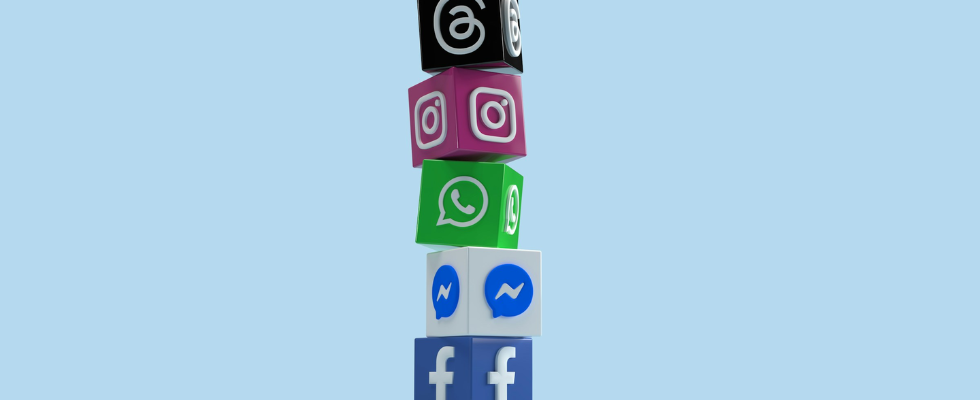 blue background, five blocks with logos of Facebook, Instagram, WhatsApp, Threads and Messenger, colorful