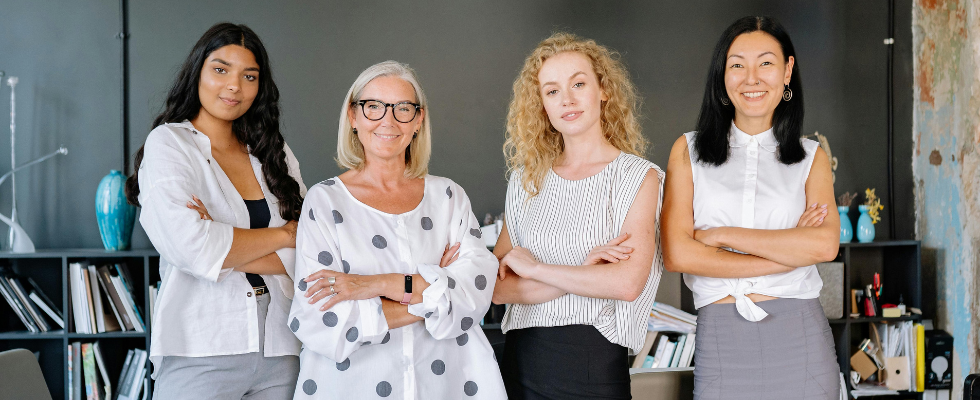 Stress, Home Office, Gehalt: Jede fünfte Frau ist unzufrieden im Job.