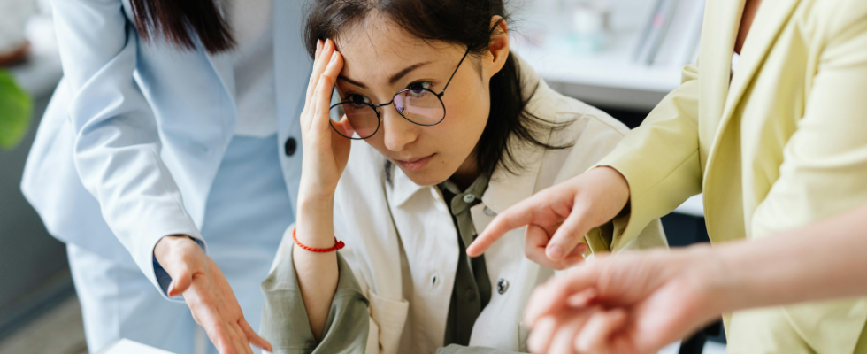 "Benefits greifen oft zu kurz" - jede:r vierte Erwerbstätige leidet unter mentalen Belastungen