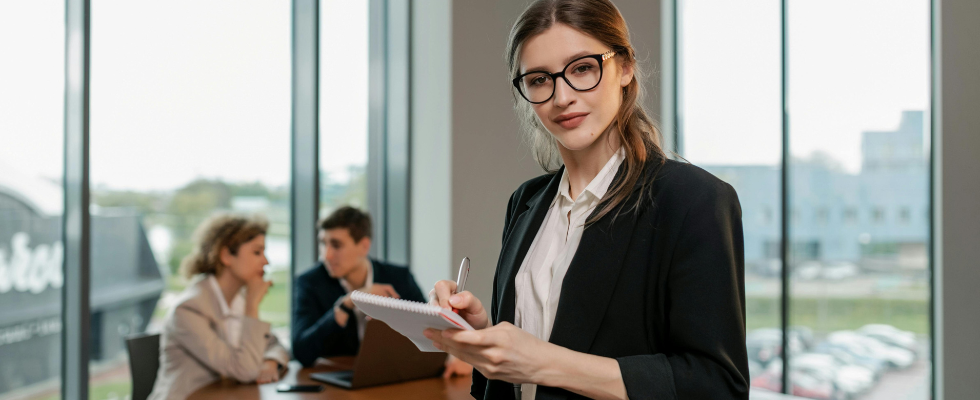 Gen Z kassiert früh ab: In diesen Jobs verdienen Unter-25-Jährige schon überdurchschnittlich gut