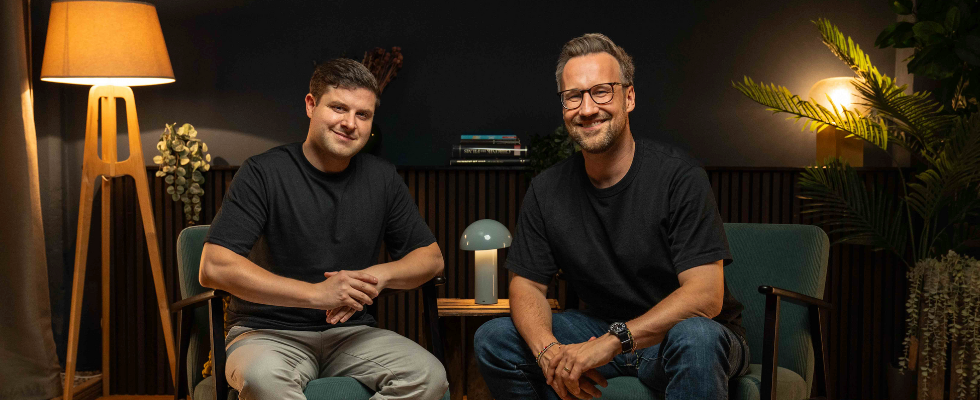 Mit eigenem Media Operating System: Alchemist Media Labs entwickelt KI-Plattform für wirkungsorientierte Mediaarbeit