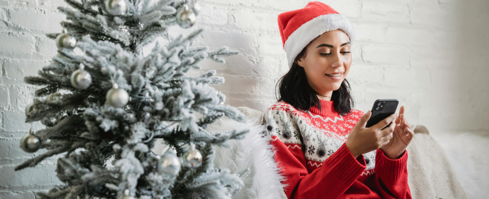 Urlaub mit Unterbrechung: 4 von 10 Arbeitnehmenden sind trotz Weihnachtsfeiertage erreichbar