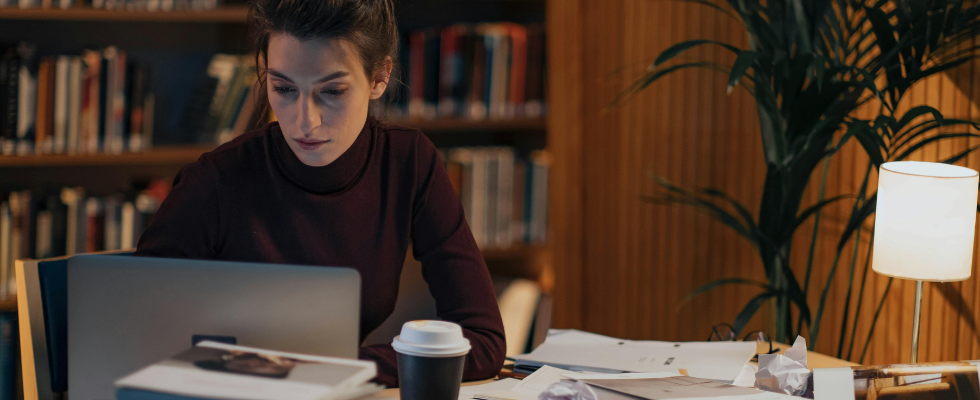 996-Arbeitsmodell: Warum Startups wieder auf 72-Stunden-Wochen setzen