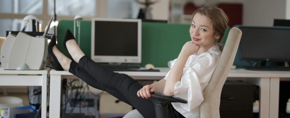 Mehr Freizeit trotz ungünstiger Feiertage: So holen Arbeitnehmer:innen das Maximum aus ihren Brückentagen