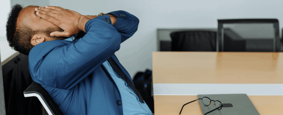 Zu viel geredet, zu wenig geschafft: Führungskräfte verbringen 23 Stunden pro Woche in Meetings