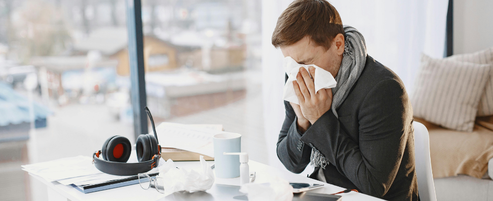 Arbeiten wir wirklich zu wenig? Nein! Fast die Hälfte aller Beschäftigten schleppt sich sogar krank zur Arbeit