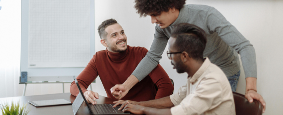 Produktiver durch KI – menschlicher durch Führung?