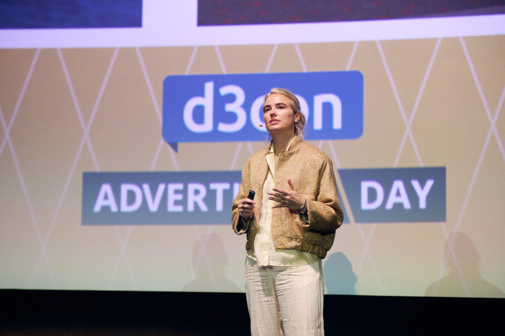 Maria von Scheel-Plessen hat die Main Stage mit ihrem Vortrag zum Thema "When times are tough, don’t reduce your Marketing budget!" am Advertisers' Day eröffnet, © d3con