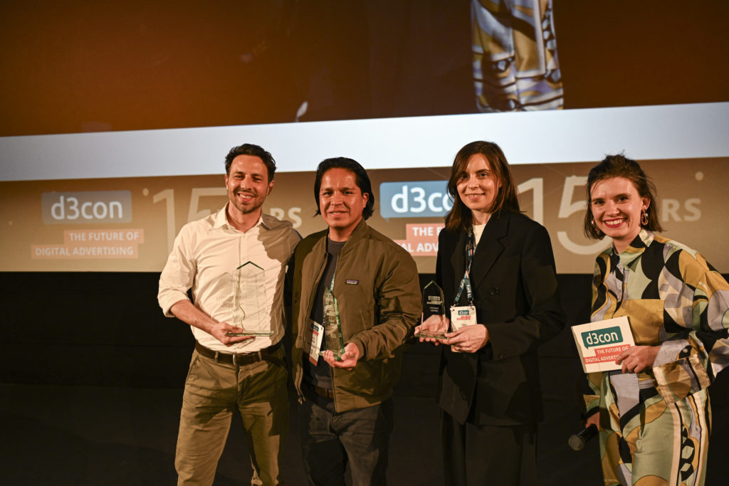 Die besten Speaker der Bühnen wurden geehrt, hier an Tag zwei auf der Stage II Stefan Betzold, Felix Figge und Sarah Hinderer, © d3con