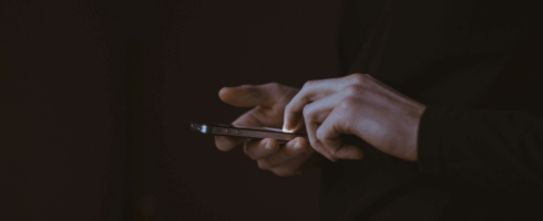 Urteil mit Signalwirkung: Junge Klägerin gewinnt Prozess gegen Meta und YouTube