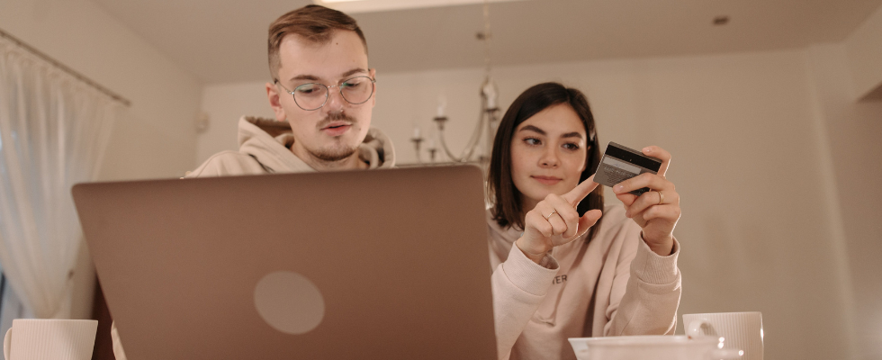 Wenn der Chatbot zum perfekten Scammer wird: KI baut stärkere Beziehungen auf als Menschen