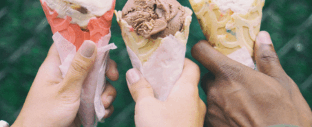 So lange müssen Beschäftigte in Deutschland für ein Eis arbeiten