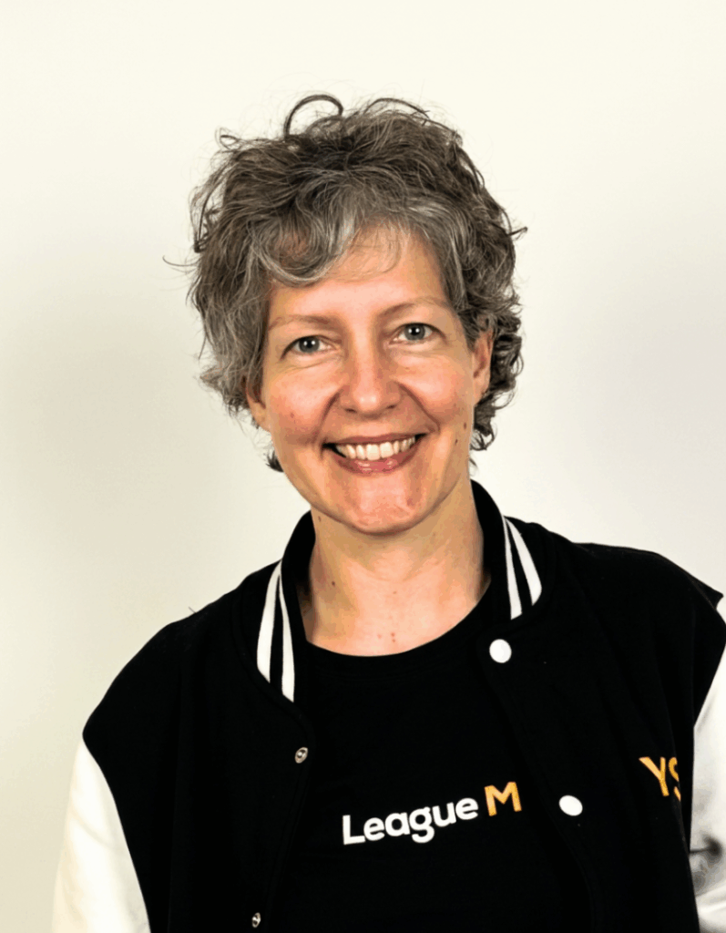 Yvonne Stallmann leitet das Webinar, © League-M