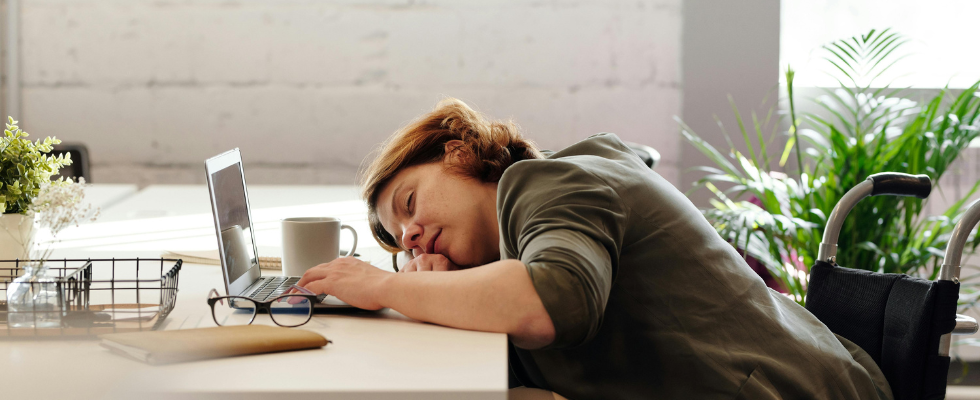 Verweis zu einem weiteren Artikel: 20 Minuten mit großer Wirkung: Powernap steigert die Produktivität am Arbeitsplatz um 35 Prozent